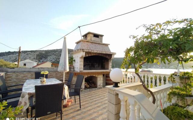 Romantic Apartment With Sea View Vinišće, Dalmatia
