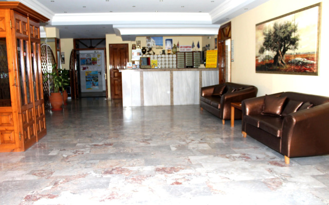 Lefkimi Hotel