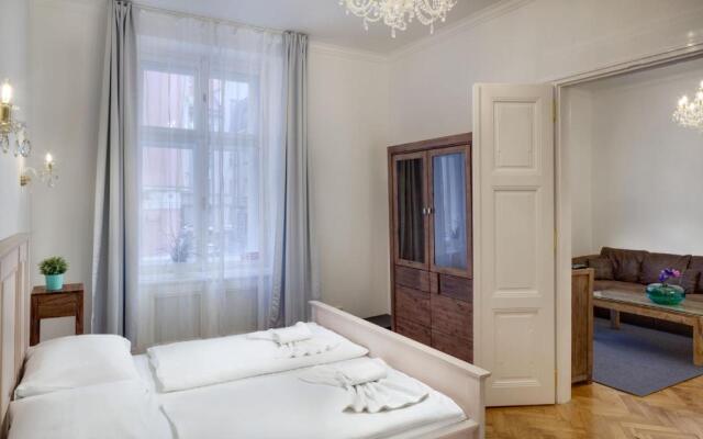 Dusni 13 Old Town Apartment