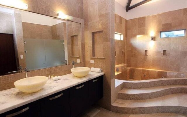 Luxury Sky Penthouses 3-6BR Condo-Hotel at Oceano Jaco