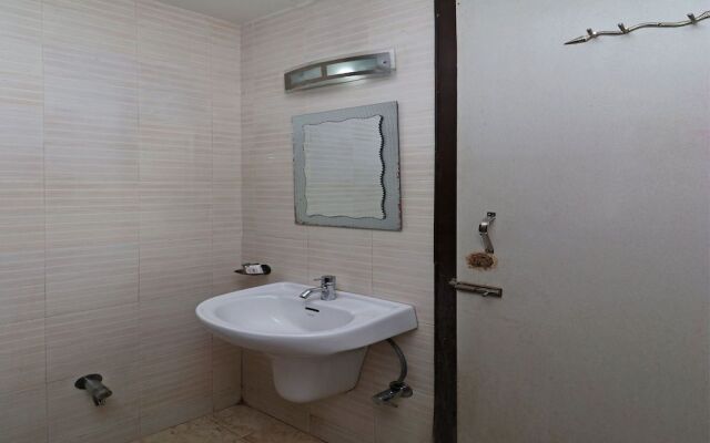 OYO 10414 Hotel Tushar Residency