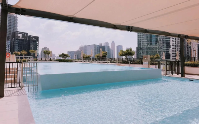 Exclusive 2BR Downtown Apt w Burj Khalifa Views