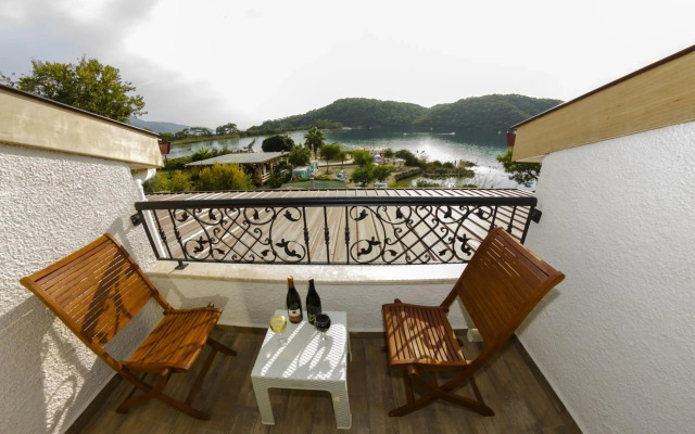 S3 Seahorse Beach Club & Hotel