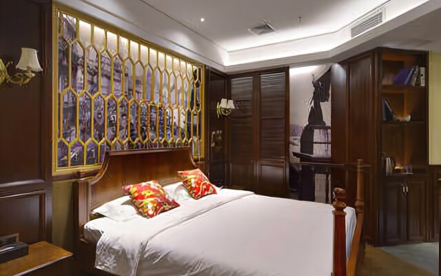 Peninsula City Hotel