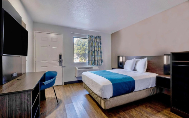 Motel 6 Anaheim, CA - Fullerton East