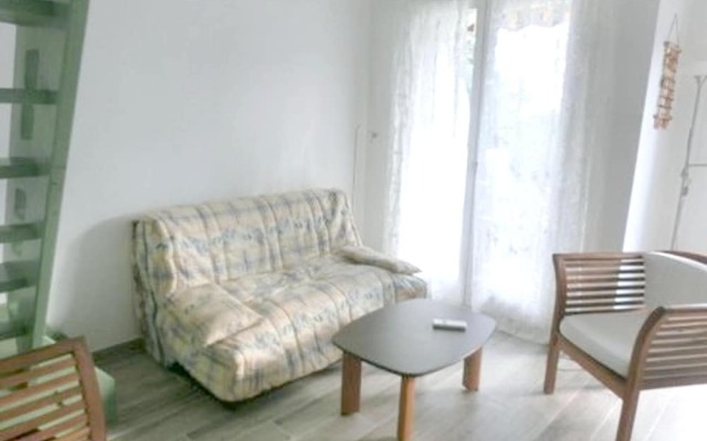 Studio in Théoule-sur-mer, With Wonderful sea View, Furnished Terrace