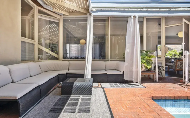 5-bed Haven With Pool Minutes From Beaches