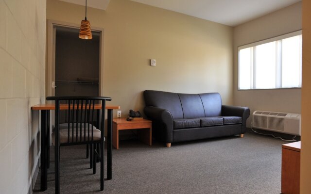 Residence & Conference Centre - Merritt