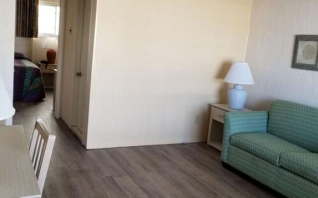 Royal Hawaiian Motel