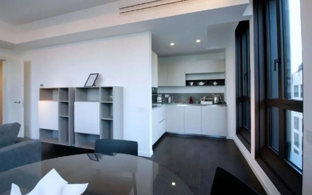 San Babila Modern Apartment