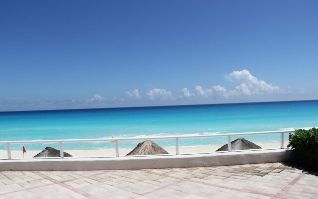 Suites Brisas Cancun