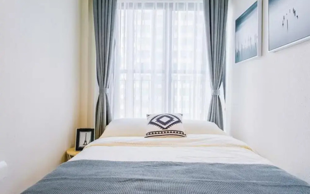 Locals Boutique Apartment Huafa Plaza 15