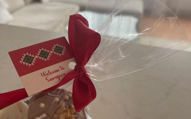 Stan sa divnim pogledom, garažom i terasom