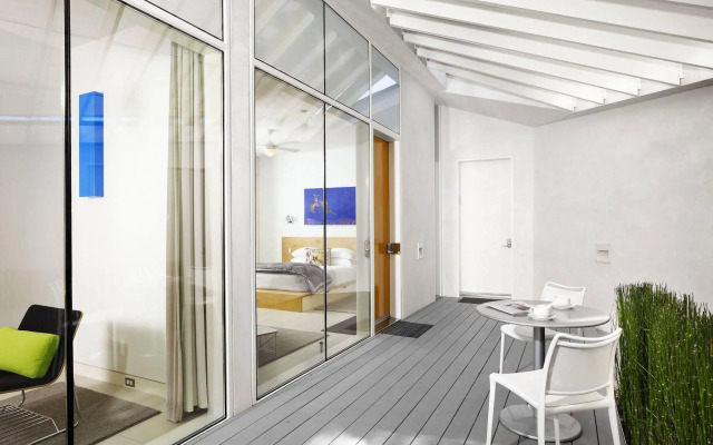 Frame Hotel - Treehouse (formerly Kimber Modern)