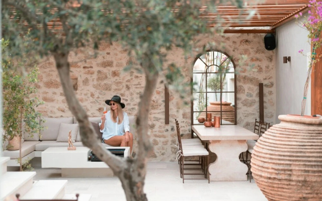Inotropes Boutique Suites - Adults Only