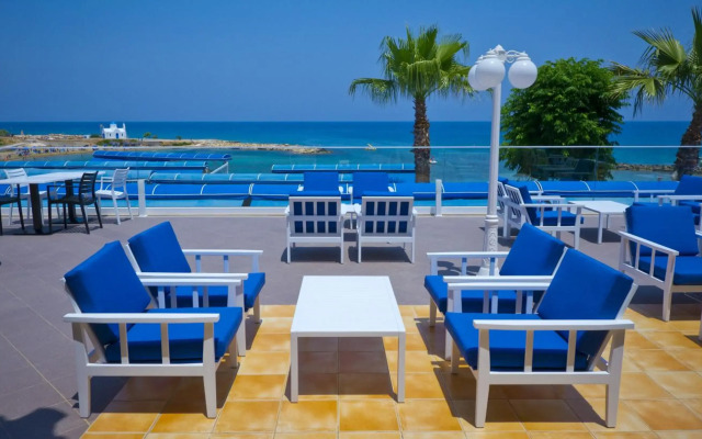 Myroandrou Beach Apartments