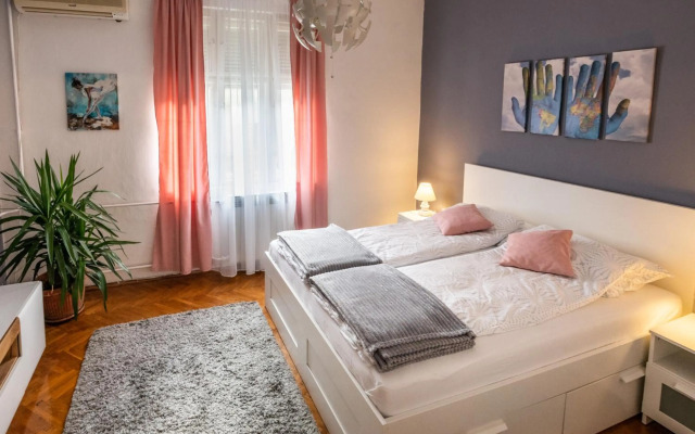 Neimar Apartment with Wi-Fi and parking