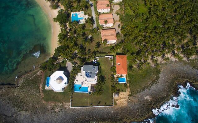 Villa Oceanfront Beach Access And Swim Pool Samana