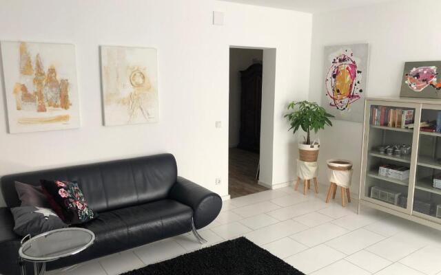 Bel Art Etage