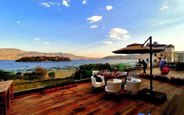 Serene Brit Boutique Hotel Fuxian Lake