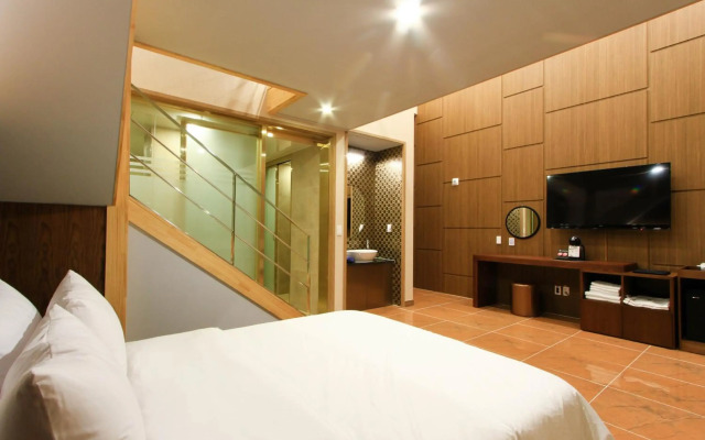 The King Hotel