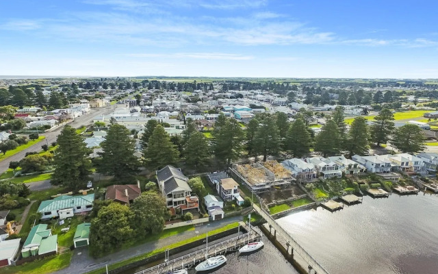 Shearwater Penthouse Apartment