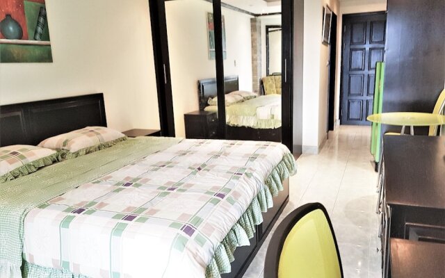 13th Floor sea View Studio