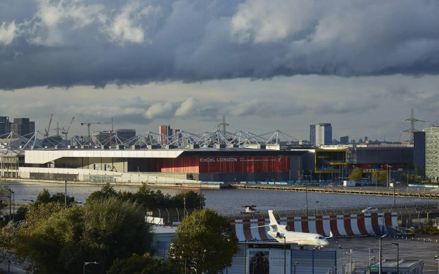 Courtyard by Marriott London City Airport
