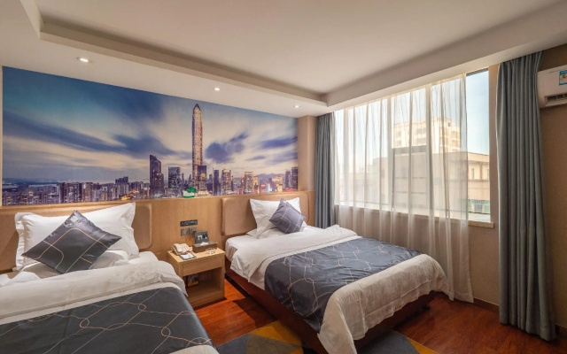 Chonpines Hotel (Shenzhen Gongming Honghuashan Metro Station)