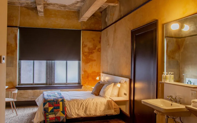 Travelers Hotel