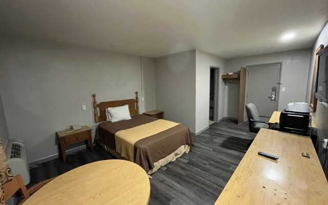 Mid Towne Inn and Suites