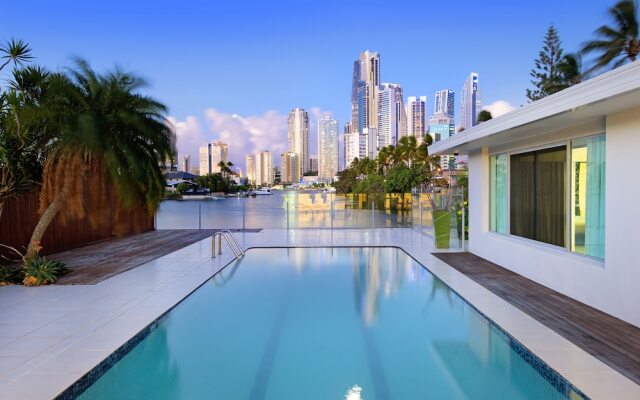 Sunrise Executive 5 Bedroom Home