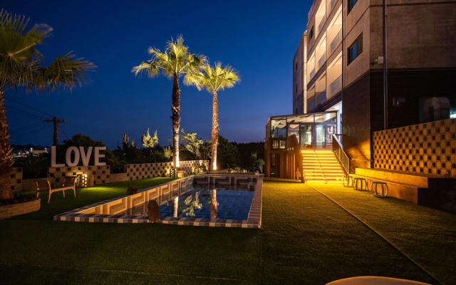 Jeju Bunker Hotel & Resort