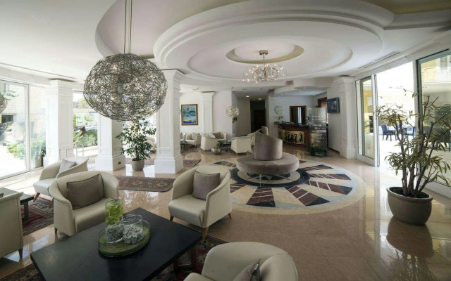 Victoria Palace Hotel & Zen Wellness