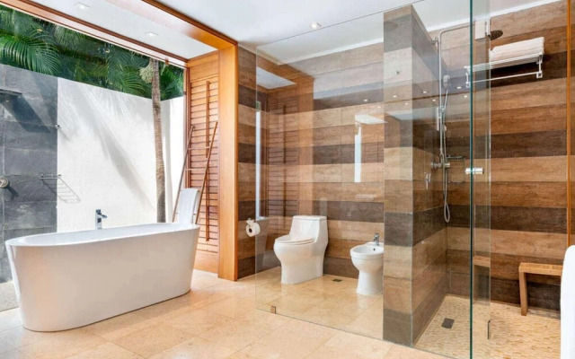 Sunny Vacation Villa 80