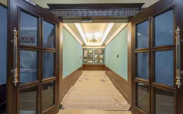 Zilan Alliance Hotel (Jinan Grand View Garden Wanda Plaza)