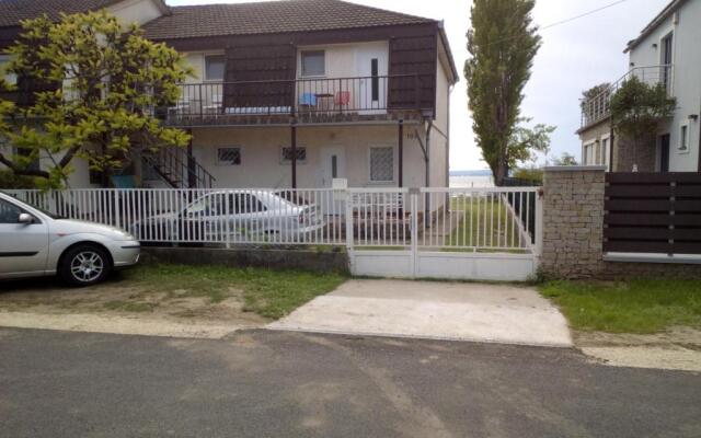 Vízparti apartmanok
