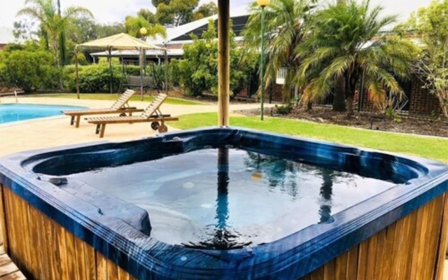 Dunsborough Inn Backpackers