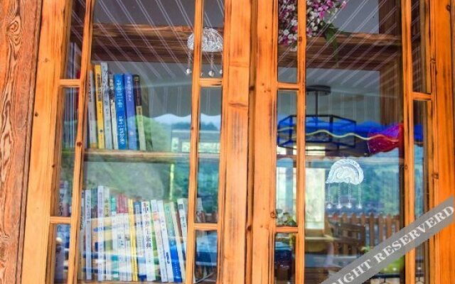 Xijiang Qianhu Miaozhai Yunjingxiu Hotel (Observation Deck)