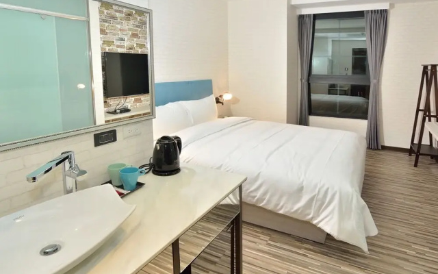 CHECK inn Taichung Ziyou
