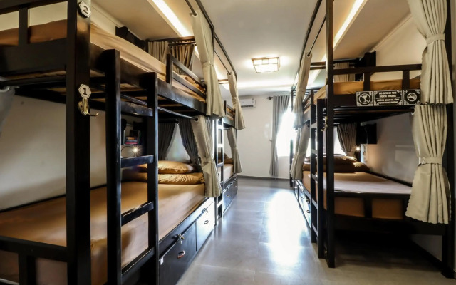 Phu House Hostel