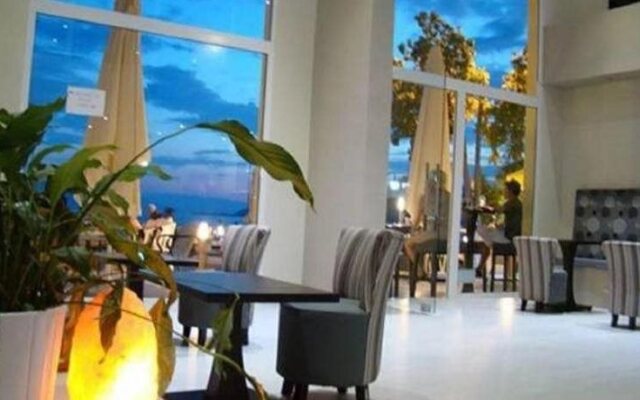 Maravellia Art Hotel
