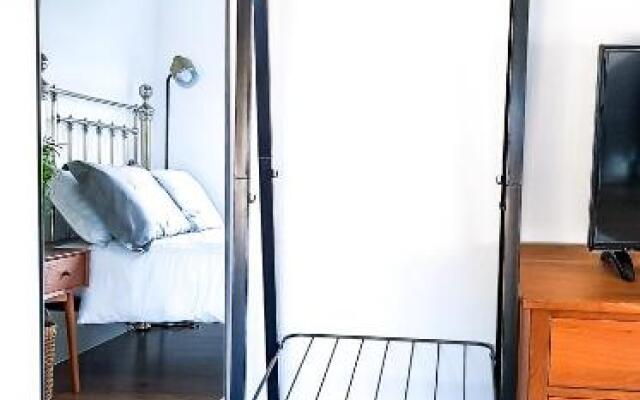 The Annexe - Private, Self-Contained with Parking (Adults Only)