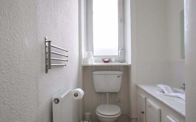 1 Bedroom Apartment In The Shore Leith