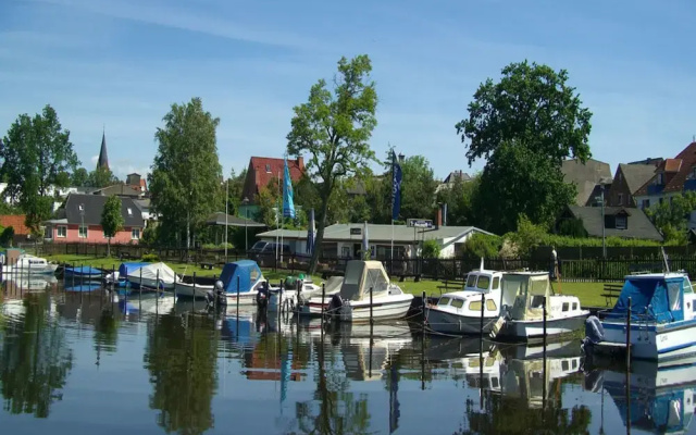 Hausboot Schwimmendes Haus in Ribnitz-damgarten