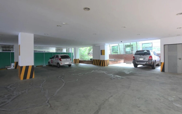 Daejeon Wolpyeong M House