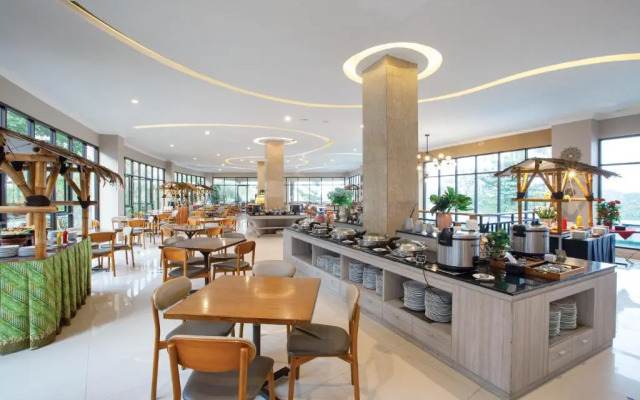 The Green Peak, ARTOTEL Curated