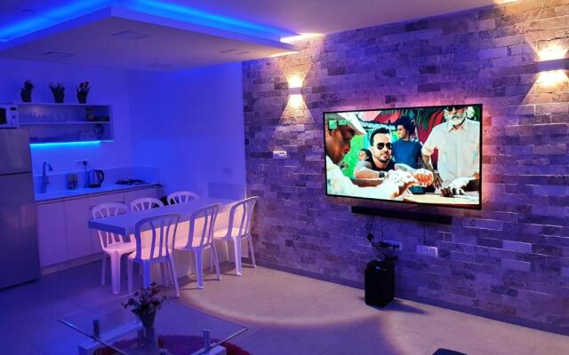 Avshalom Holiday Apartments