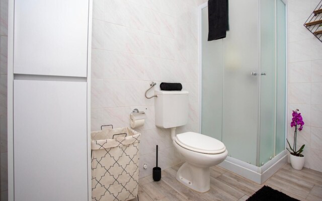 Nice Apartment in Rabac With Wifi and 2 Bedrooms