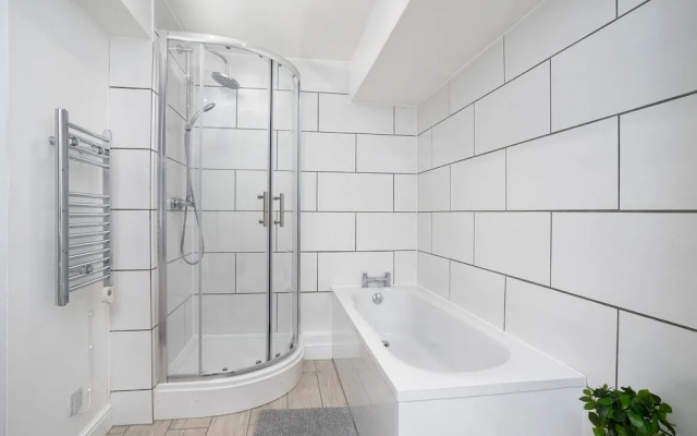 2bed-2bath Flat City Centre